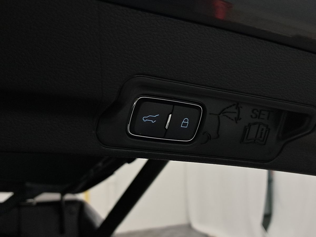 2021 Ford Explorer XLT photo 24