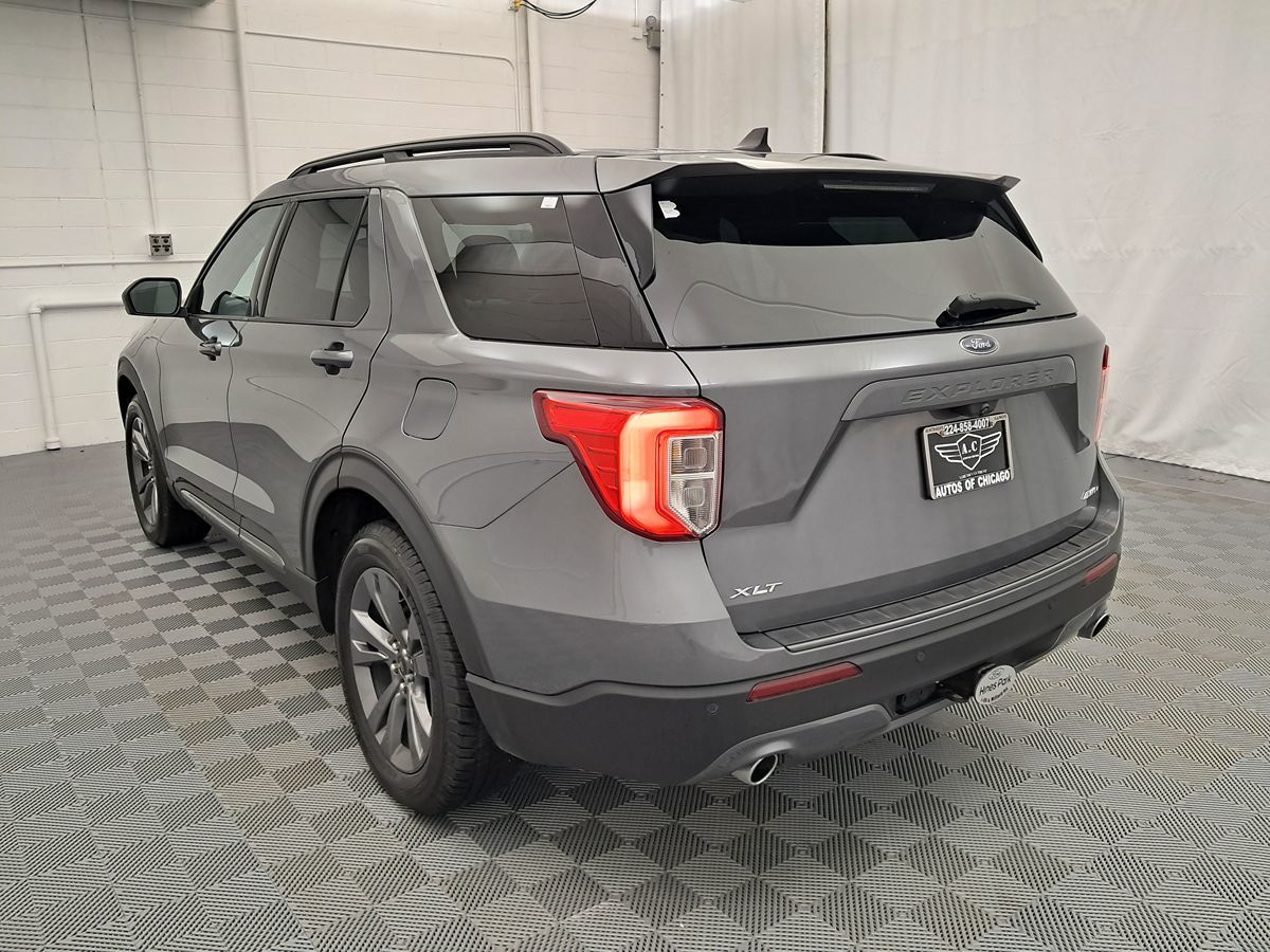 2021 Ford Explorer XLT photo 2