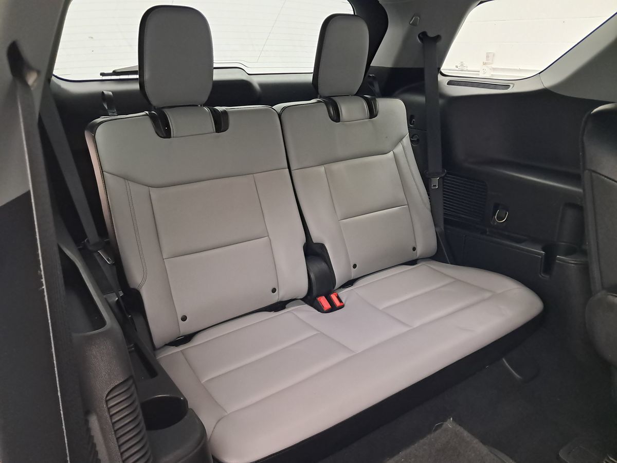 2021 Ford Explorer XLT photo 19