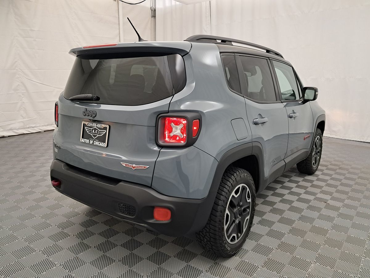 2017 Jeep Renegade Trailhawk photo 2