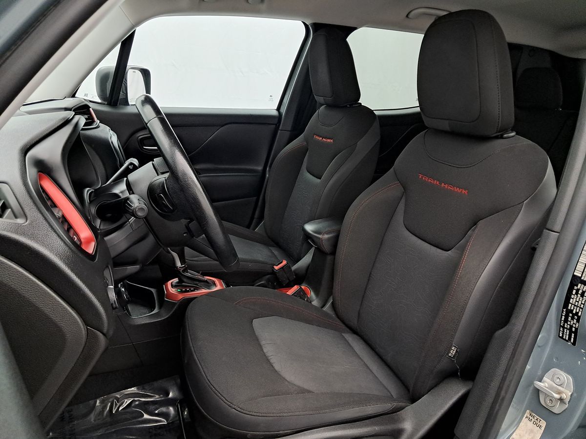 2017 Jeep Renegade Trailhawk photo 3