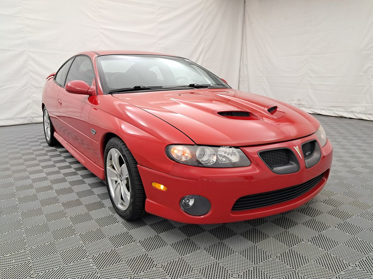 2006 Pontiac GTO photo 2