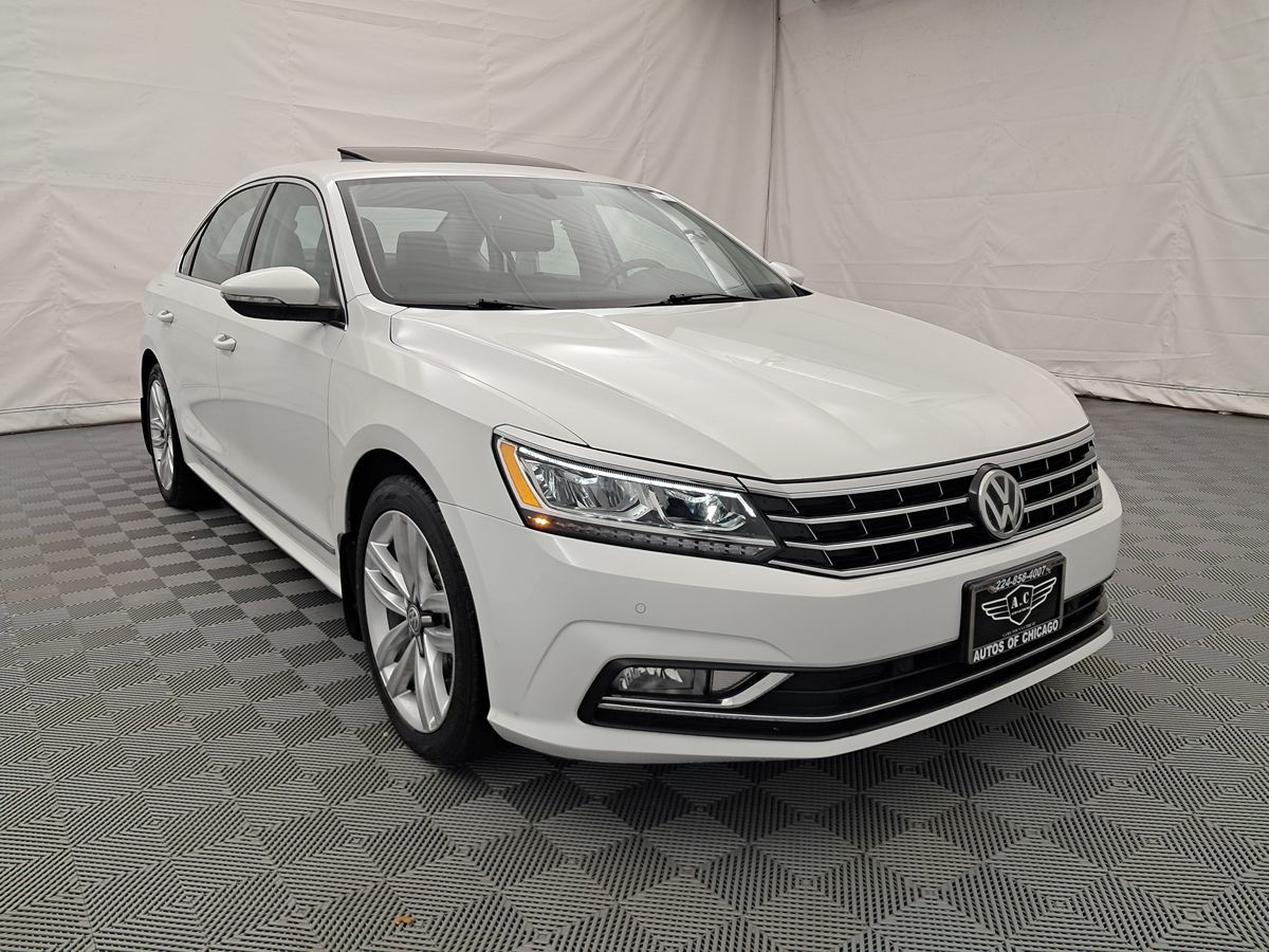 2017 Volkswagen Passat SE Premium photo 2