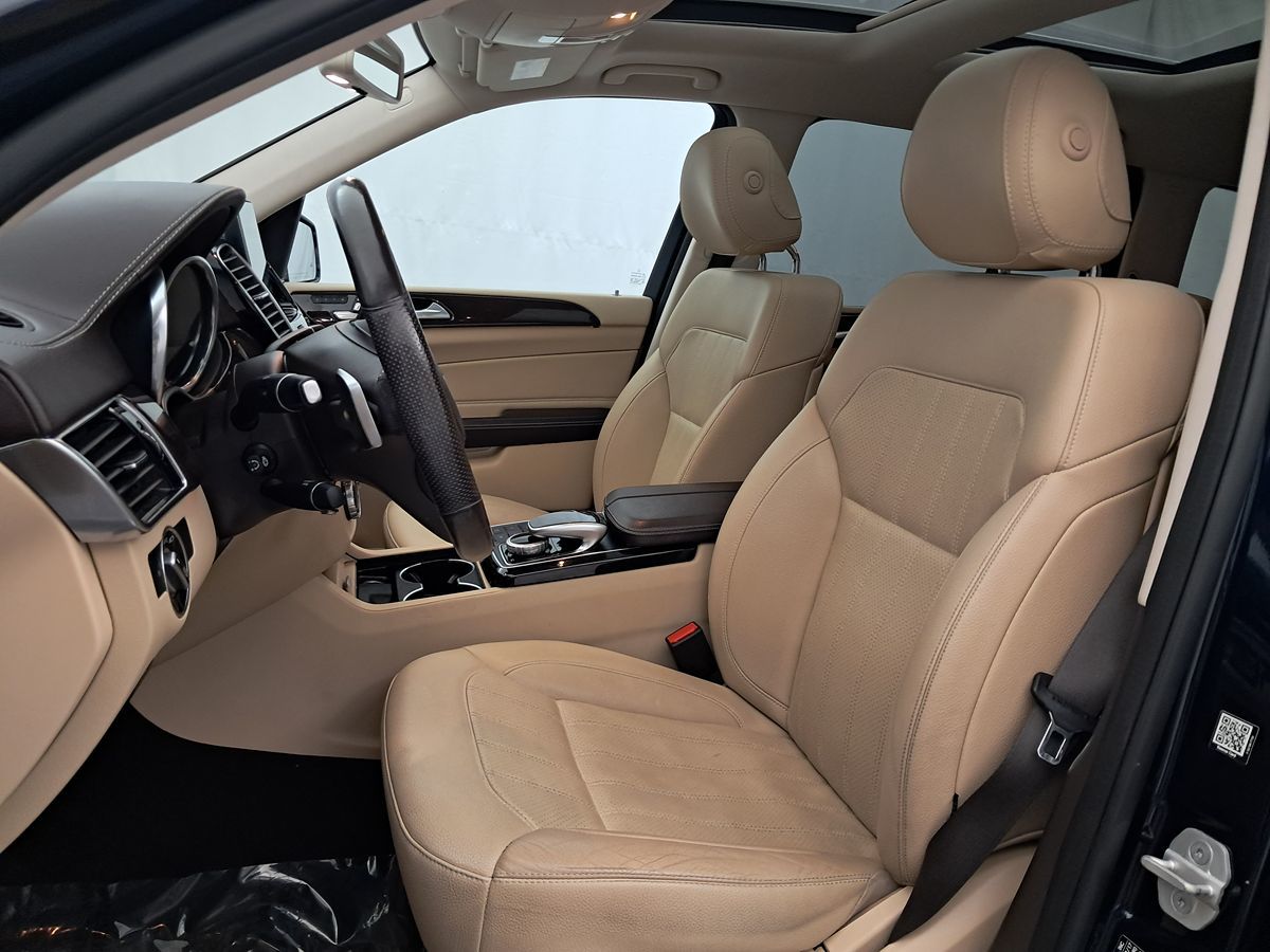 2018 Mercedes Benz GLS 450 4MATIC photo 4