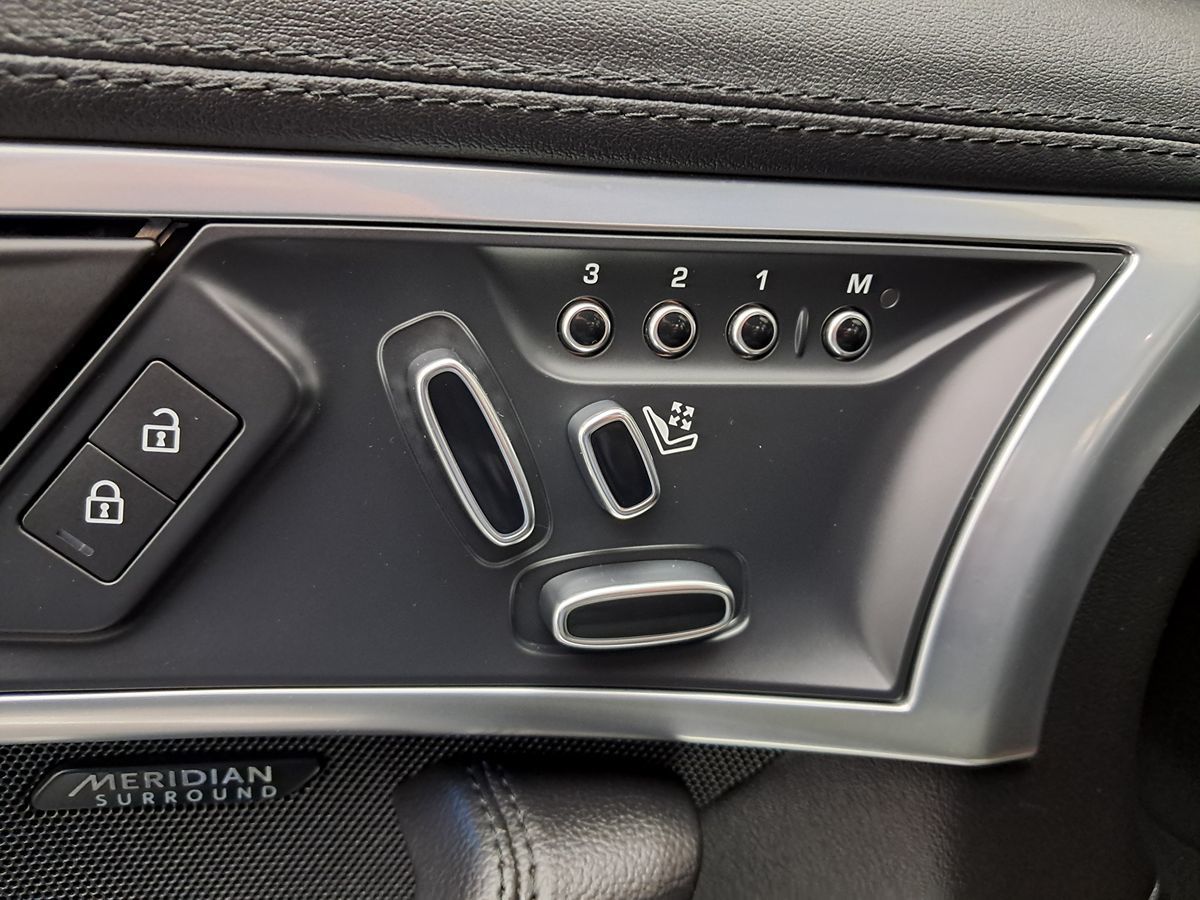 2021 Jaguar F-TYPE P300 photo 13