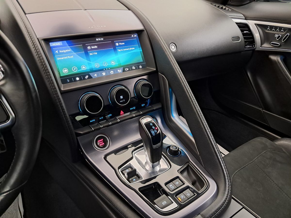 2021 Jaguar F-TYPE P300 photo 16