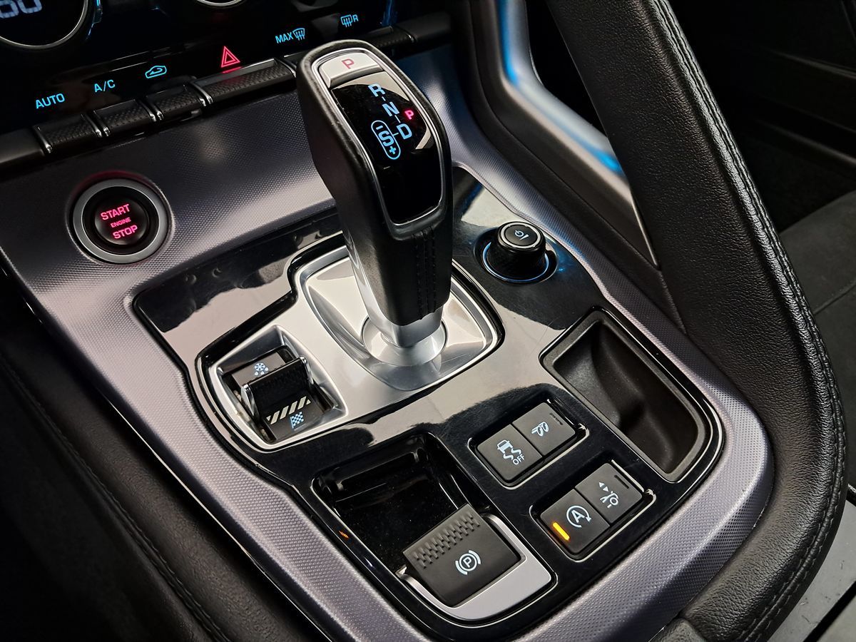 2021 Jaguar F-TYPE P300 photo 22