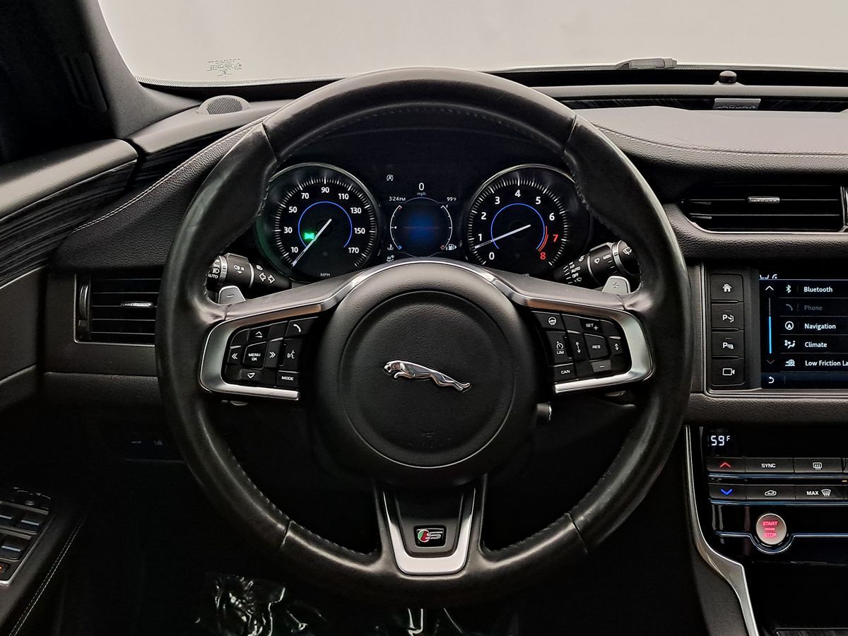 2018 Jaguar XF S Premium AWD photo 8