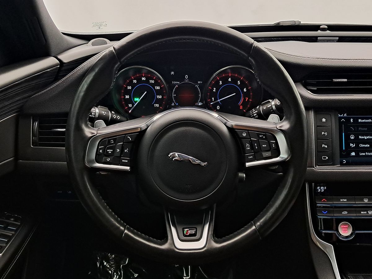 2018 Jaguar XF S Premium AWD photo 9