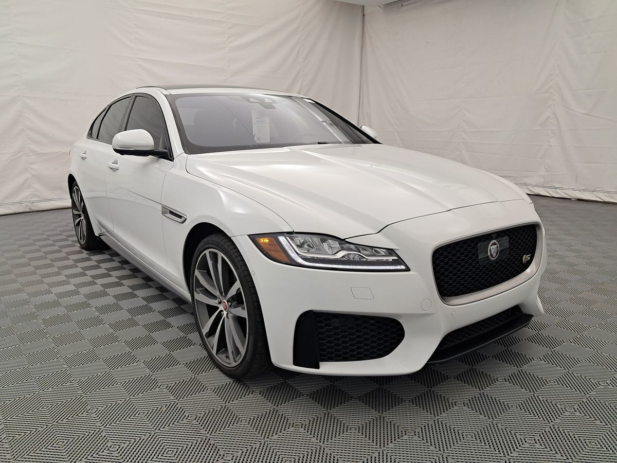 2018 Jaguar XF S Premium AWD photo 2