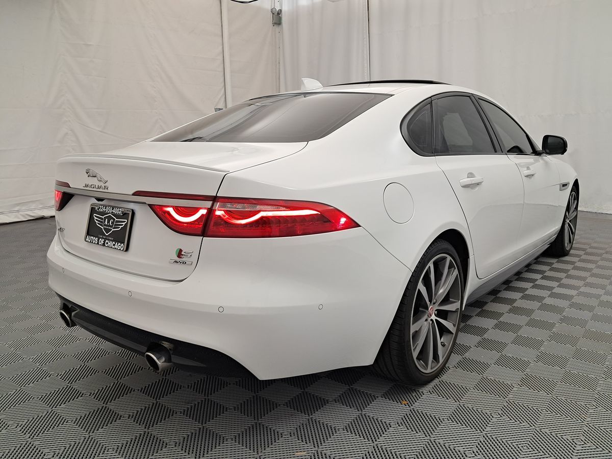 2018 Jaguar XF S Premium AWD photo 3