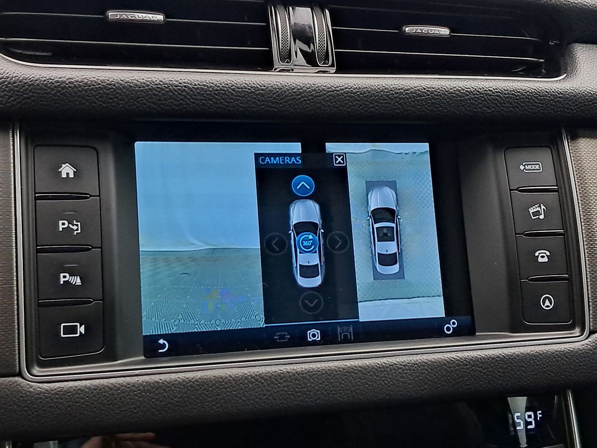 2018 Jaguar XF S Premium AWD photo 22