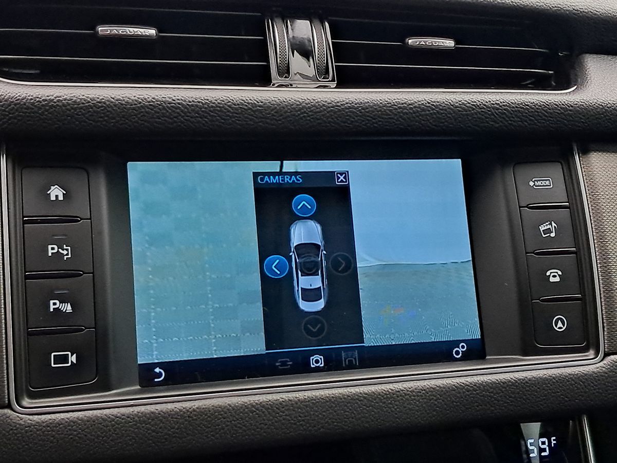 2018 Jaguar XF S Premium AWD photo 23
