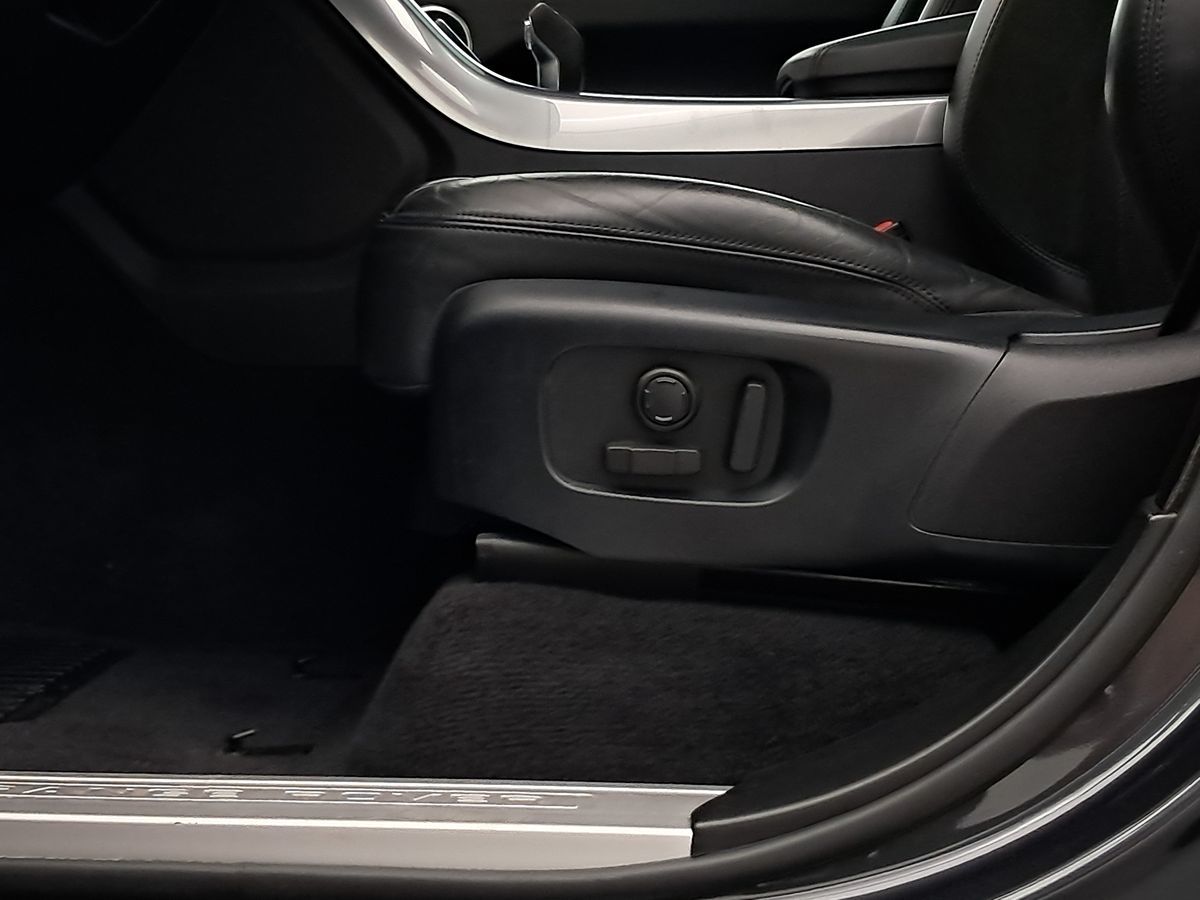 2019 Land Rover Range Rover Sport HST photo 5