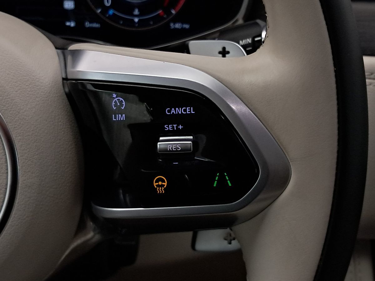 2021 Jaguar F-PACE Premium P250 photo 10