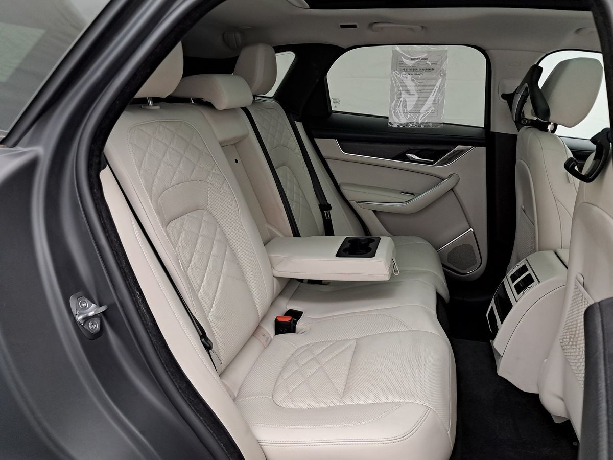 2021 Jaguar F-PACE Premium P250 photo 33