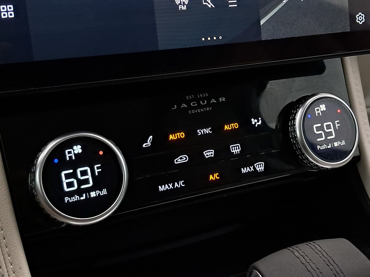 2021 Jaguar F-PACE Premium P250 photo 31