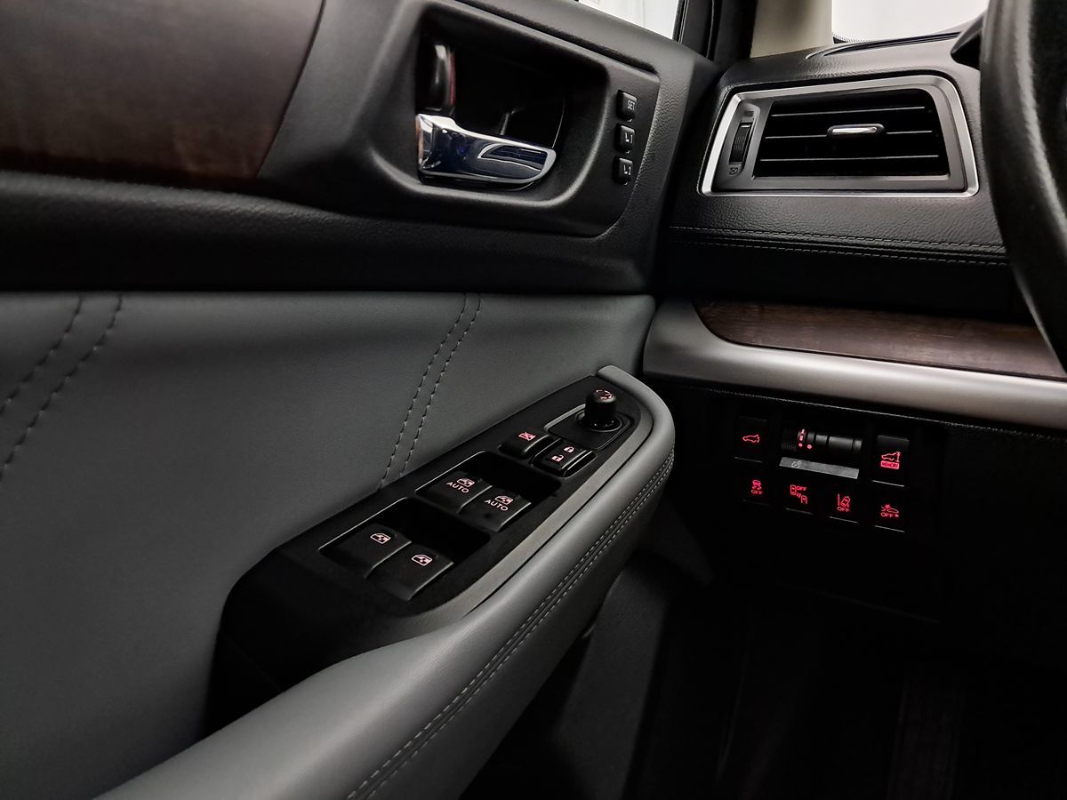 2018 Subaru Outback Limited photo 11