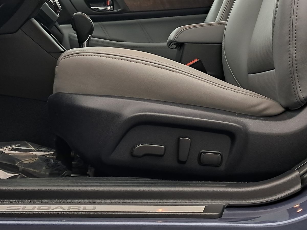 2018 Subaru Outback Limited photo 7