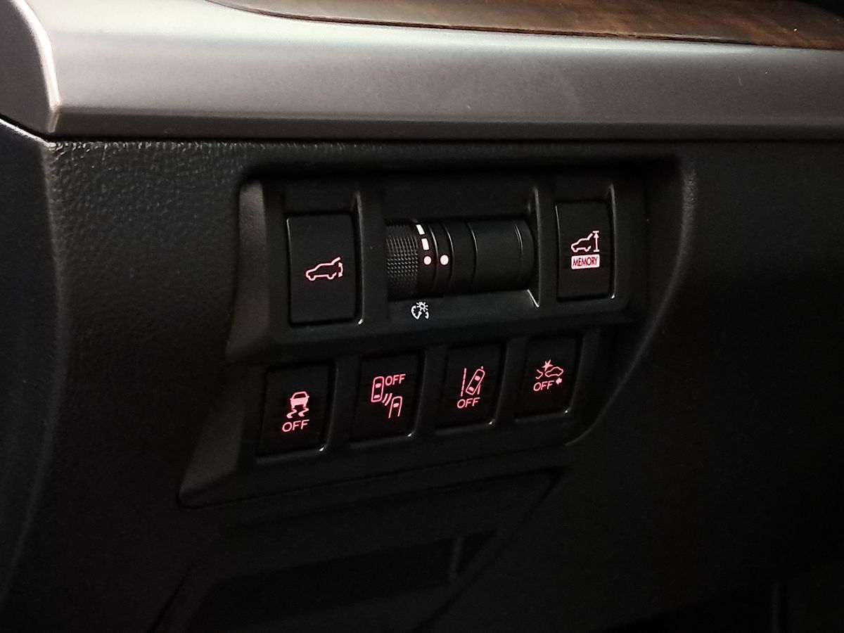 2018 Subaru Outback Limited photo 14