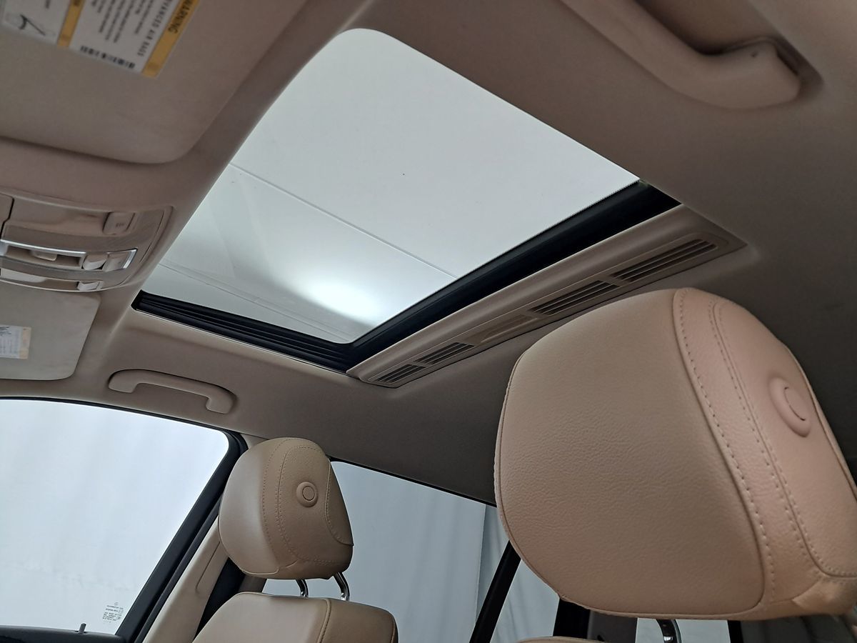 2019 Mercedes Benz GLS 450 4MATIC photo 4