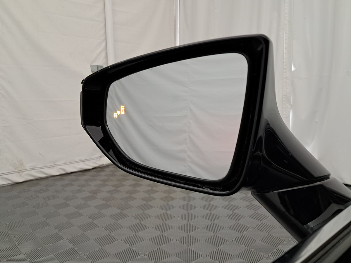2020 Lexus UX 250h Premium photo 14