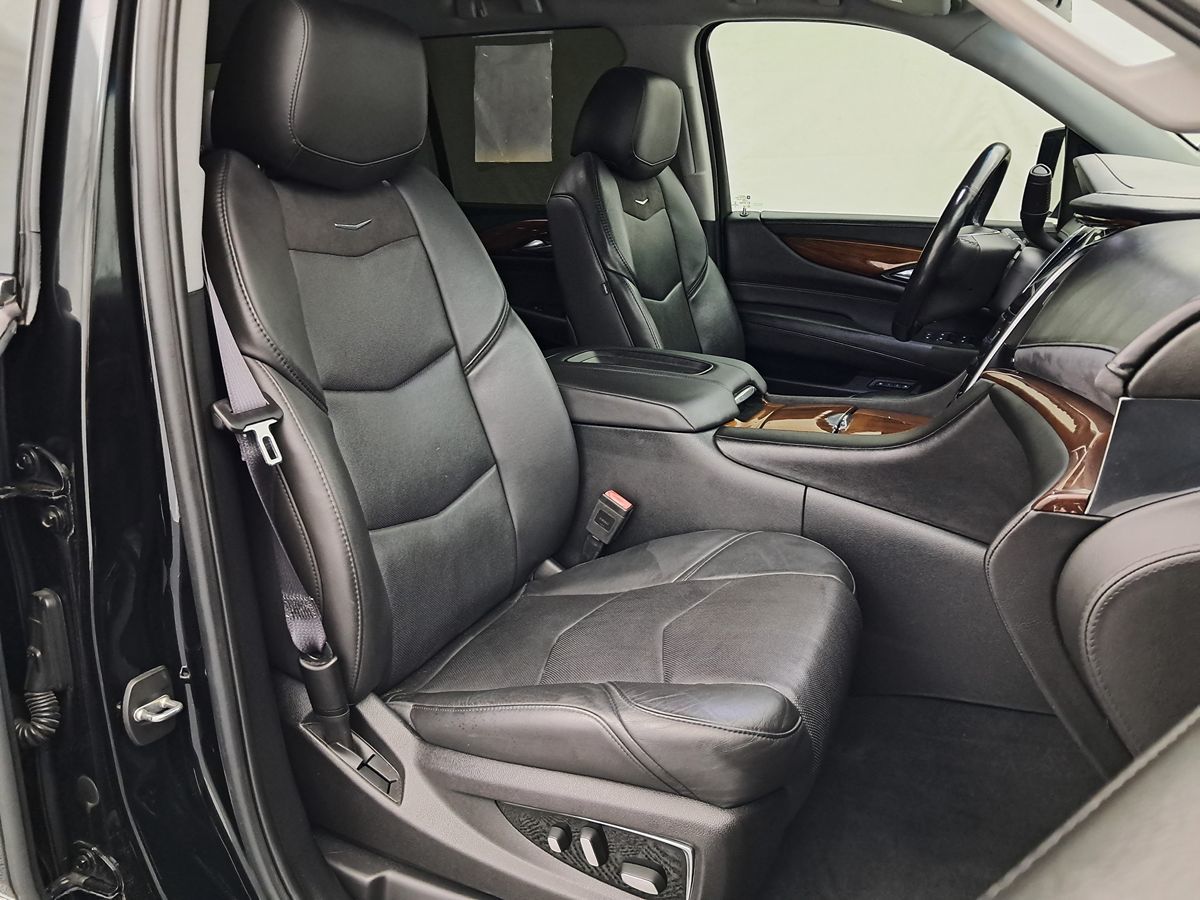 2016 Cadillac Escalade Standard photo 23