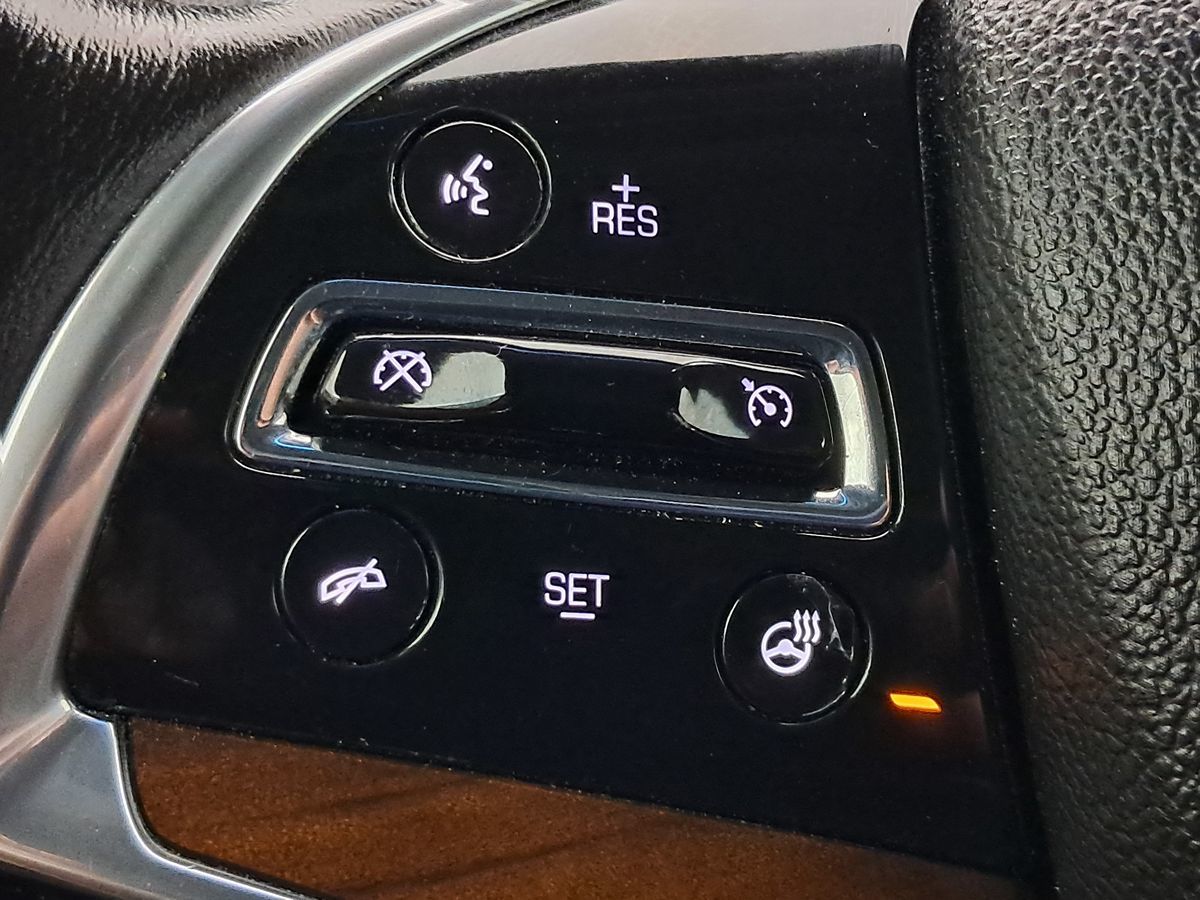 2016 Cadillac Escalade Standard photo 9