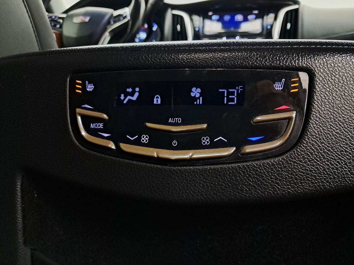 2016 Cadillac Escalade Standard photo 20