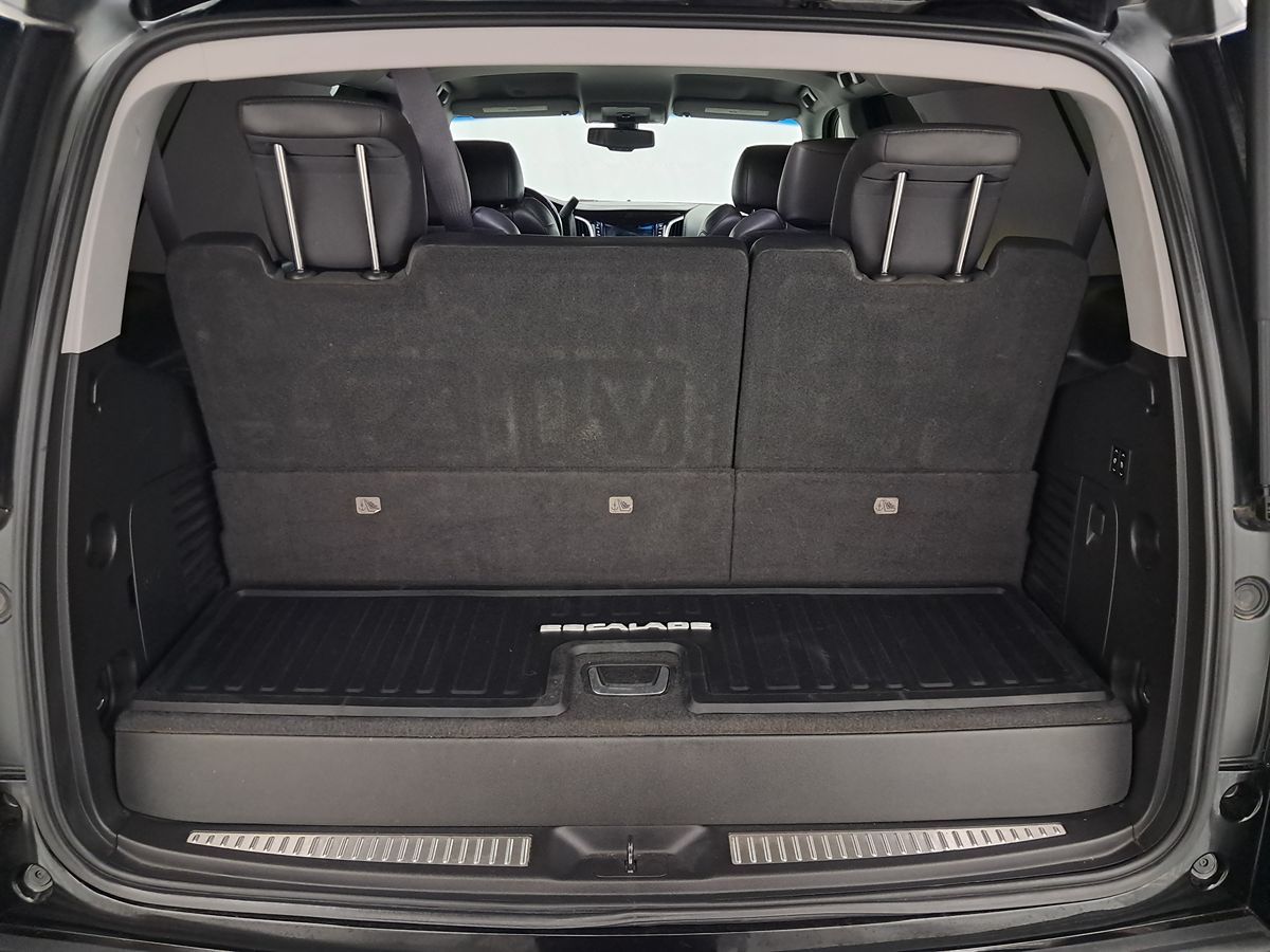 2016 Cadillac Escalade Standard photo 24