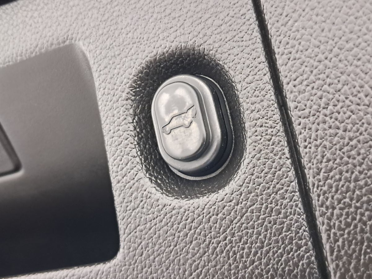 2016 Cadillac Escalade Standard photo 26