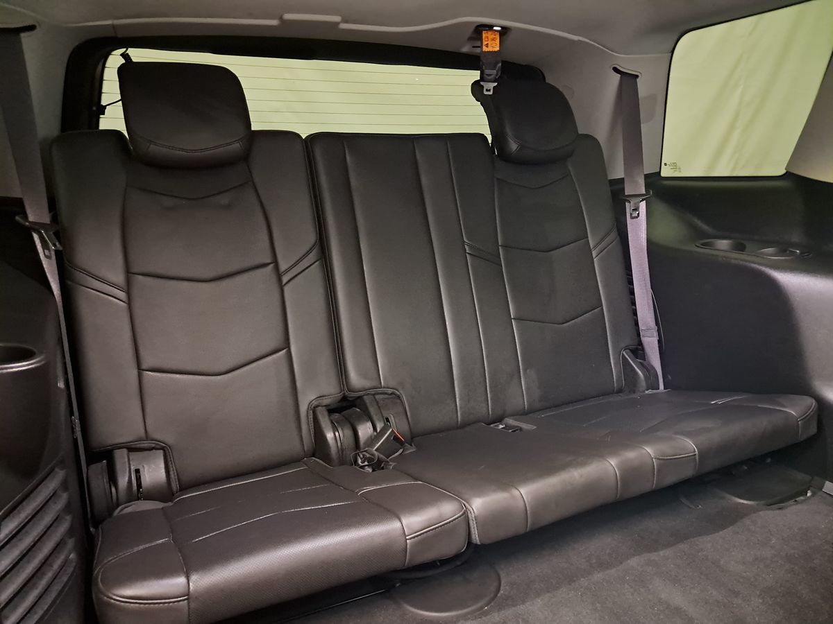2016 Cadillac Escalade Standard photo 21