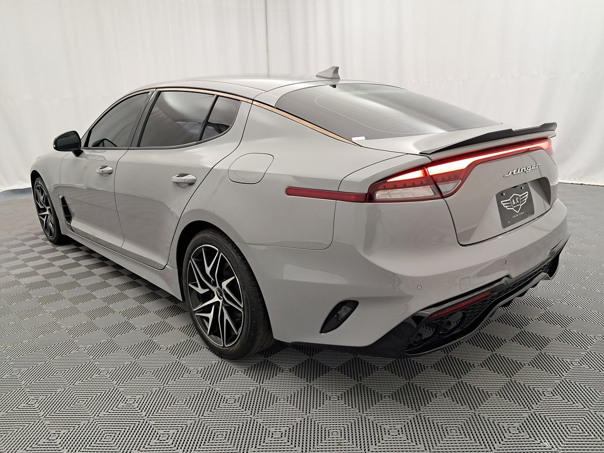 2022 Kia Stinger GT-Line photo 4
