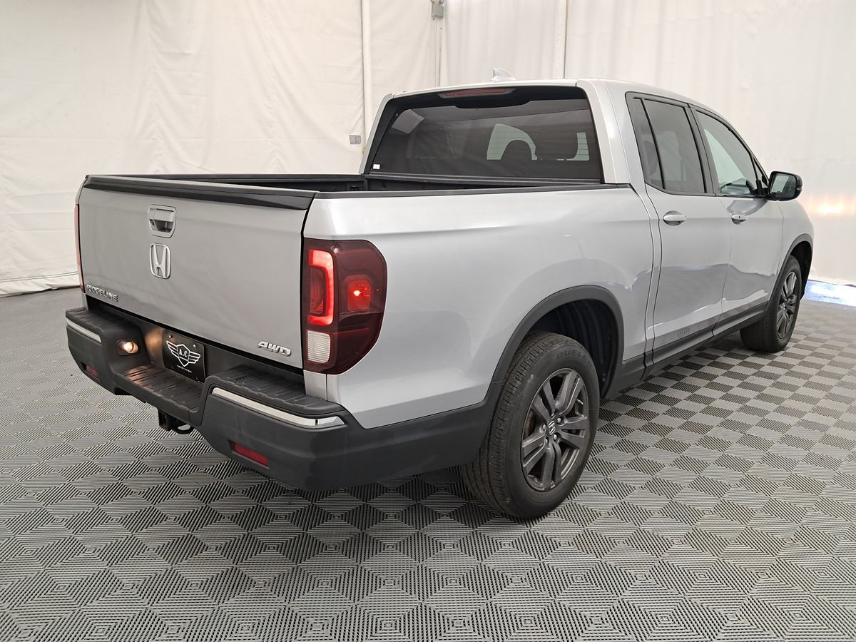 2019 Honda Ridgeline Sport photo 3