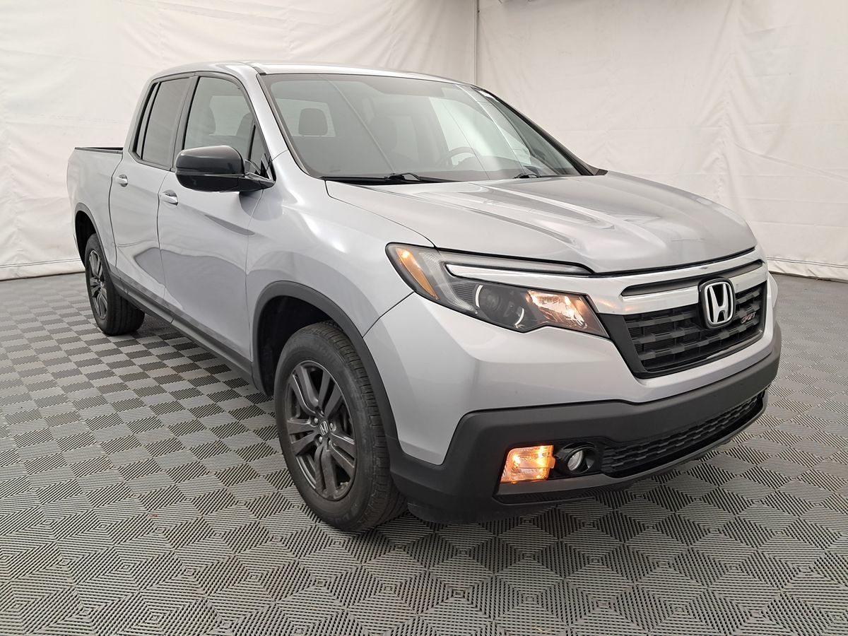 2019 Honda Ridgeline Sport photo 2