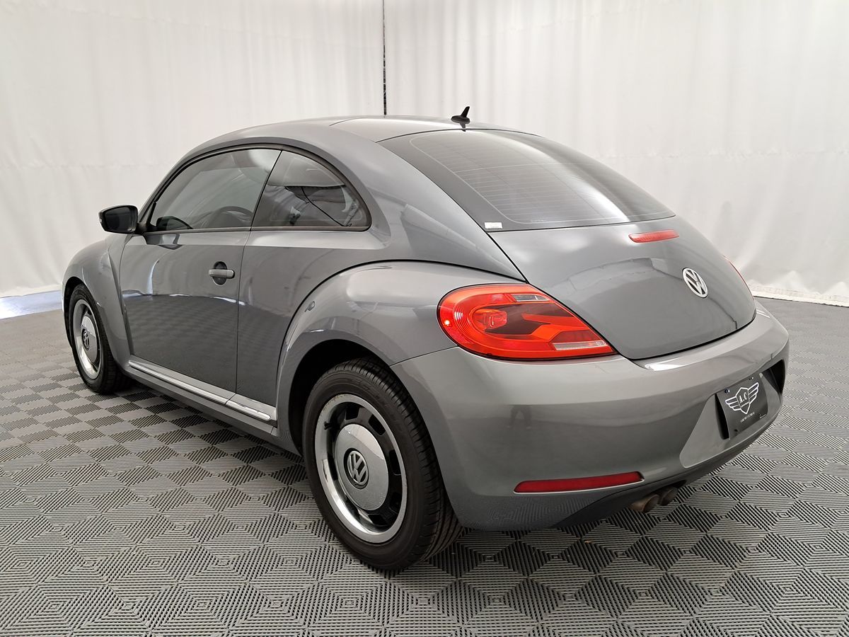 2012 Volkswagen Beetle 2.5L photo 3
