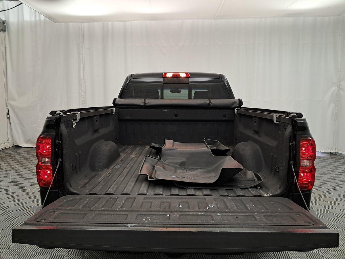 2017 Chevrolet Silverado 1500 photo 2