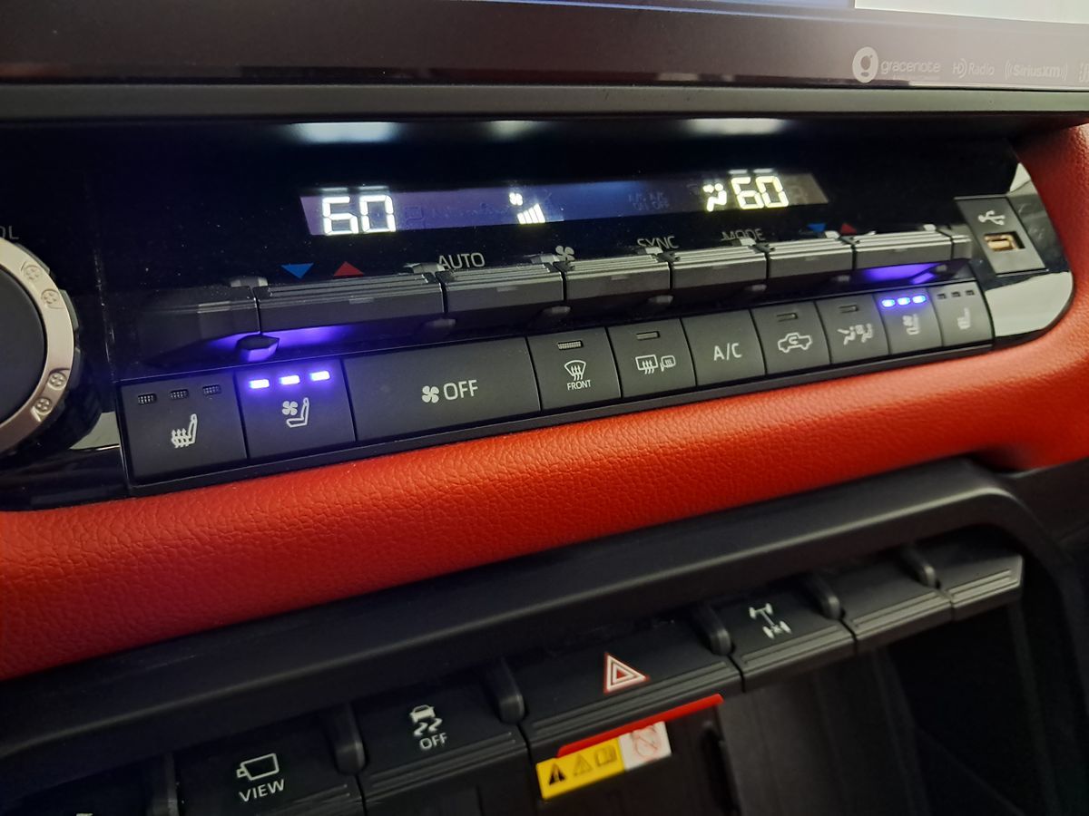 2022 Toyota Tundra TRD Pro CrewMax photo 35