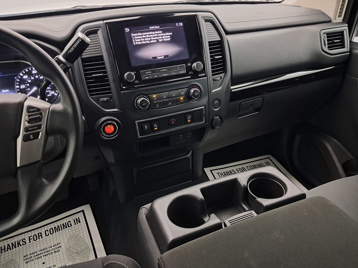 2023 Nissan Titan SV Crew Cab photo 17
