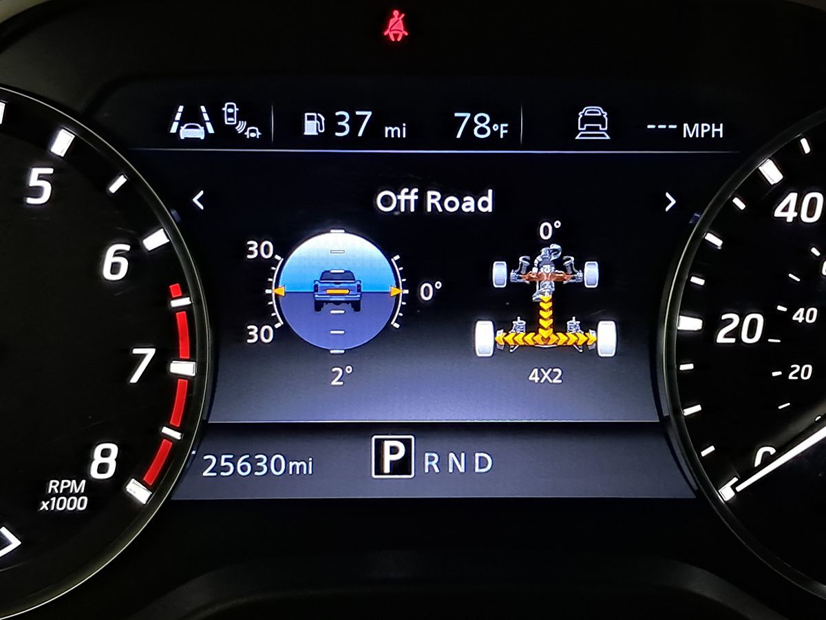 2023 Nissan Titan SV Crew Cab photo 13