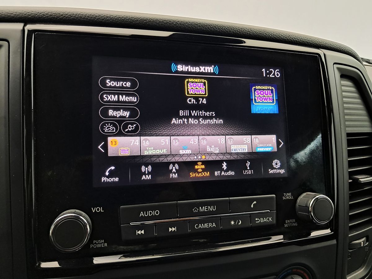 2023 Nissan Titan SV Crew Cab photo 18