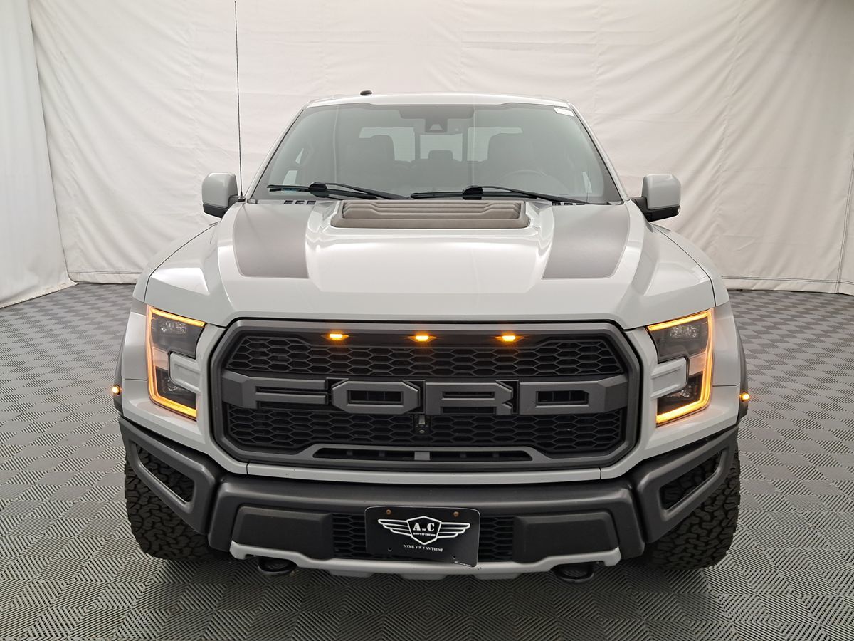 2017 Ford F-150 Raptor photo 2