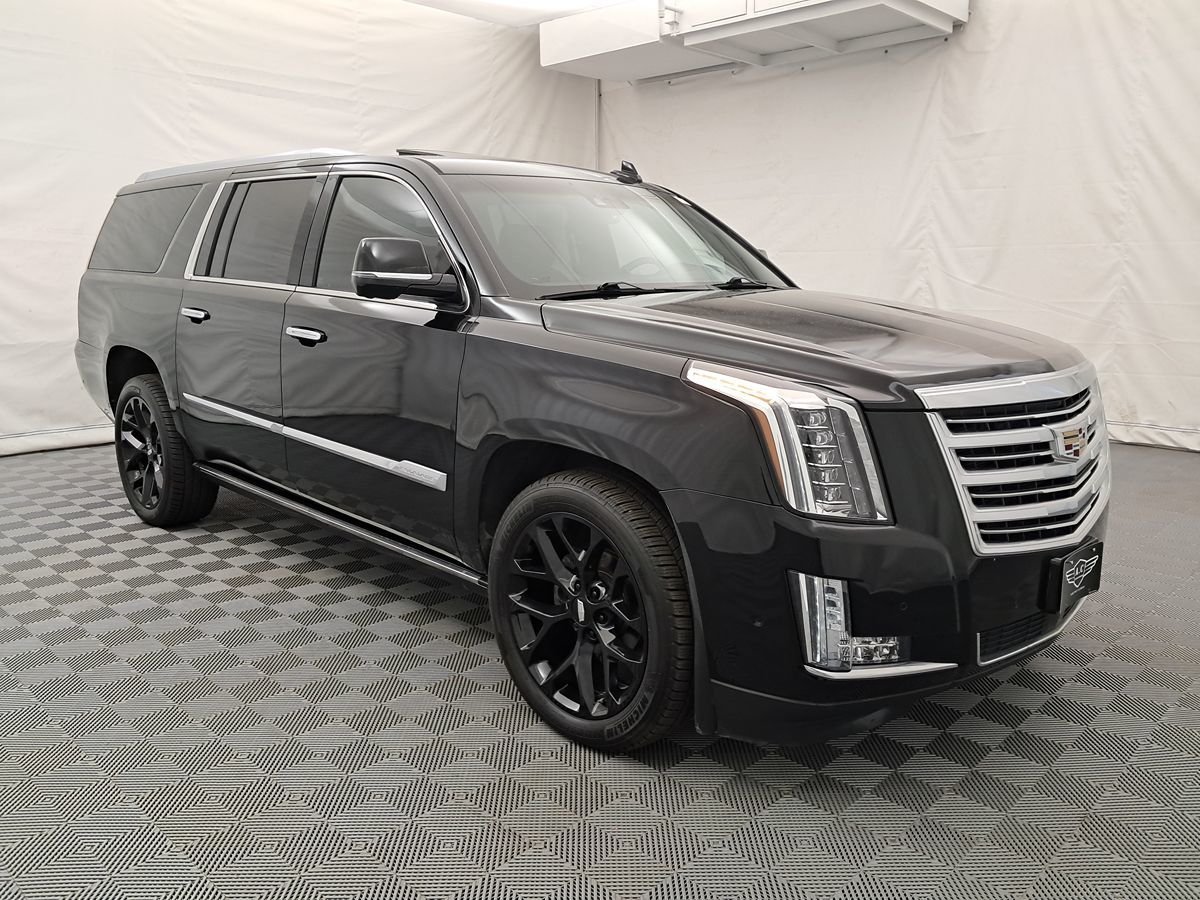 2017 Cadillac Escalade ESV Platinum photo 4