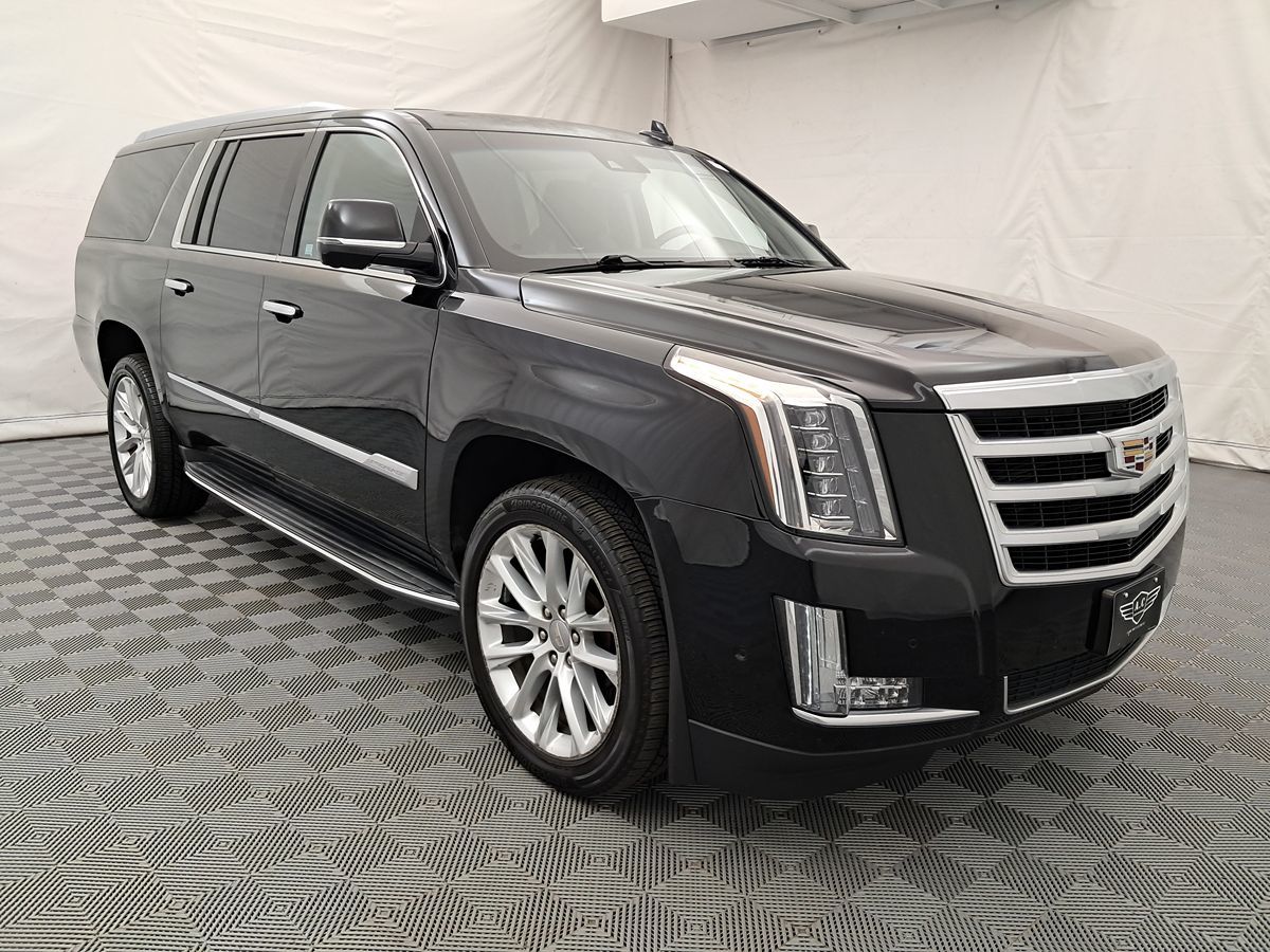 2018 Cadillac Escalade ESV Luxury Premium photo 2