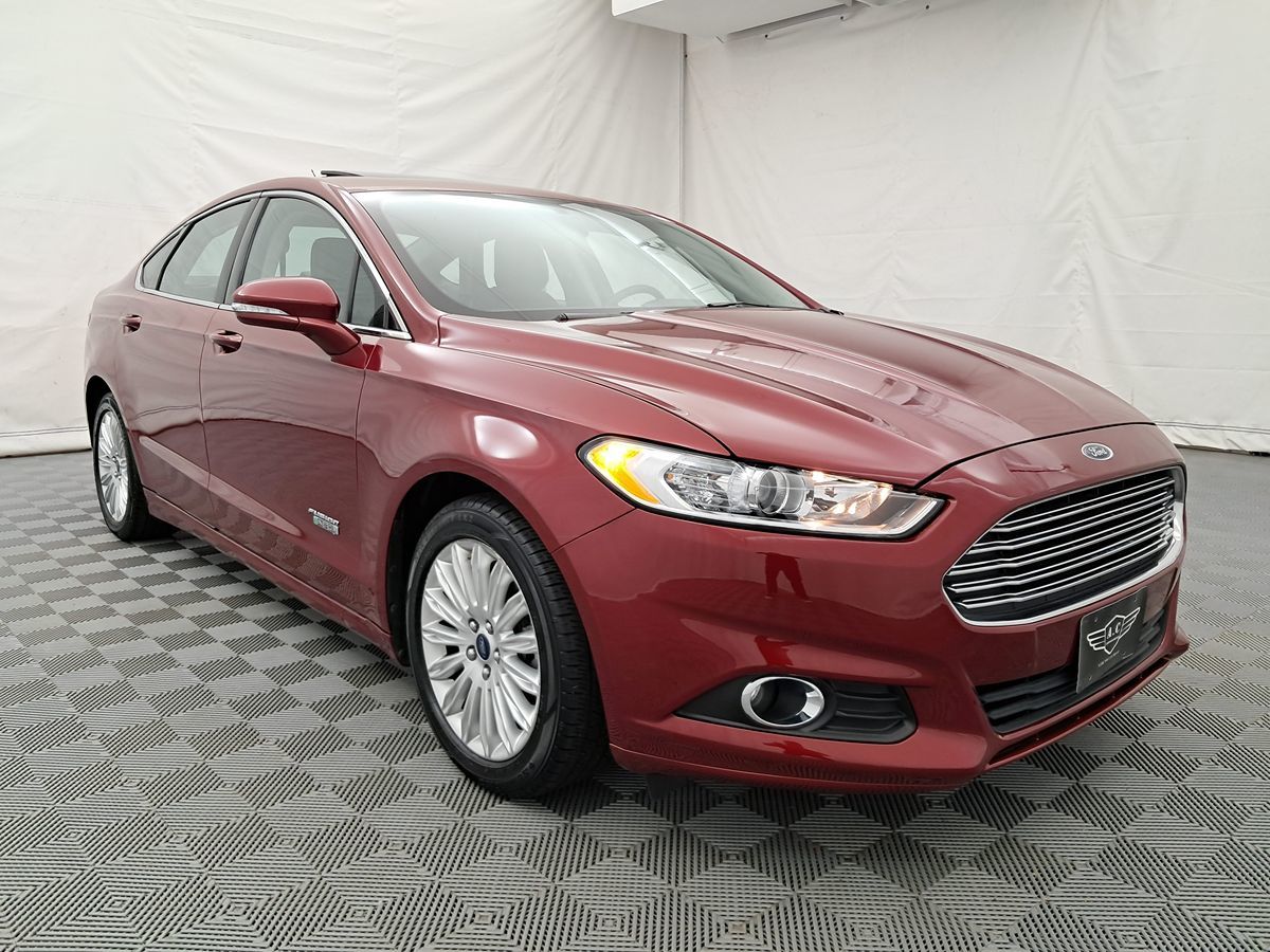 2014 Ford Fusion Energi SE photo 2