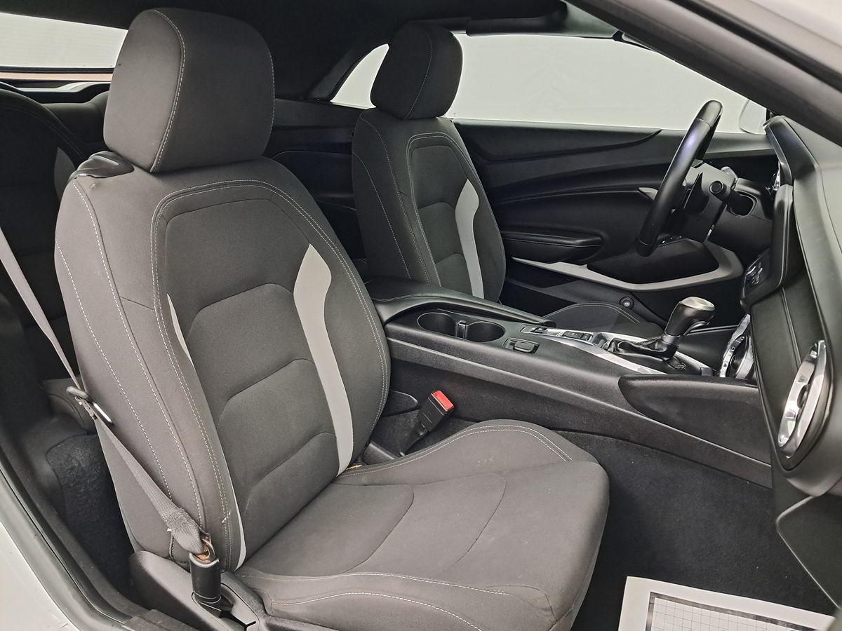 2019 Chevrolet Camaro 1LT photo 22