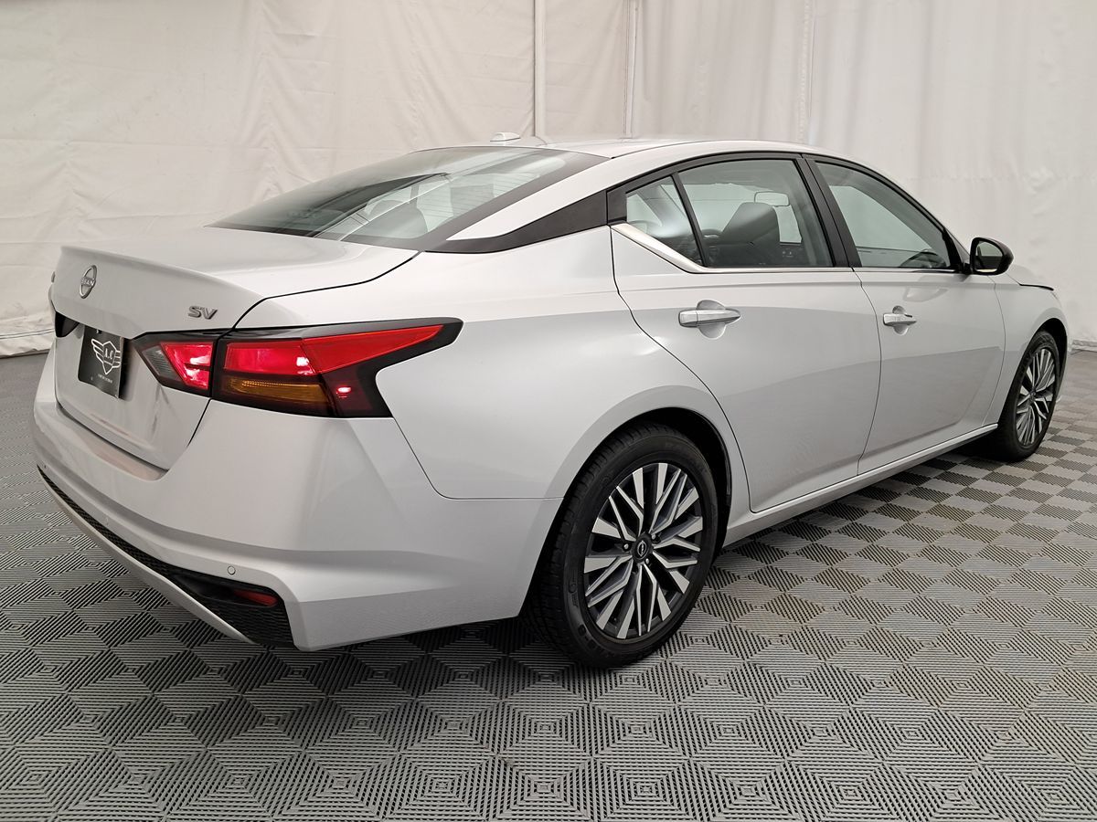 2024 Nissan Altima 2.5 SV photo 3