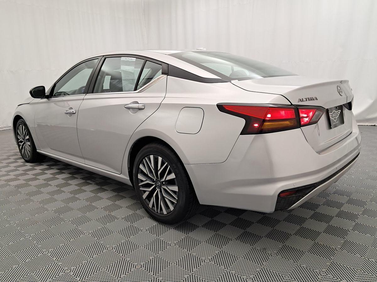 2024 Nissan Altima 2.5 SV photo 4