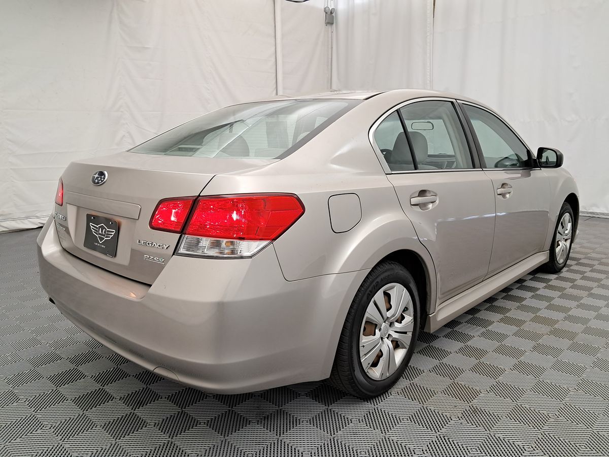 2014 Subaru Legacy 2.5i Premium photo 2