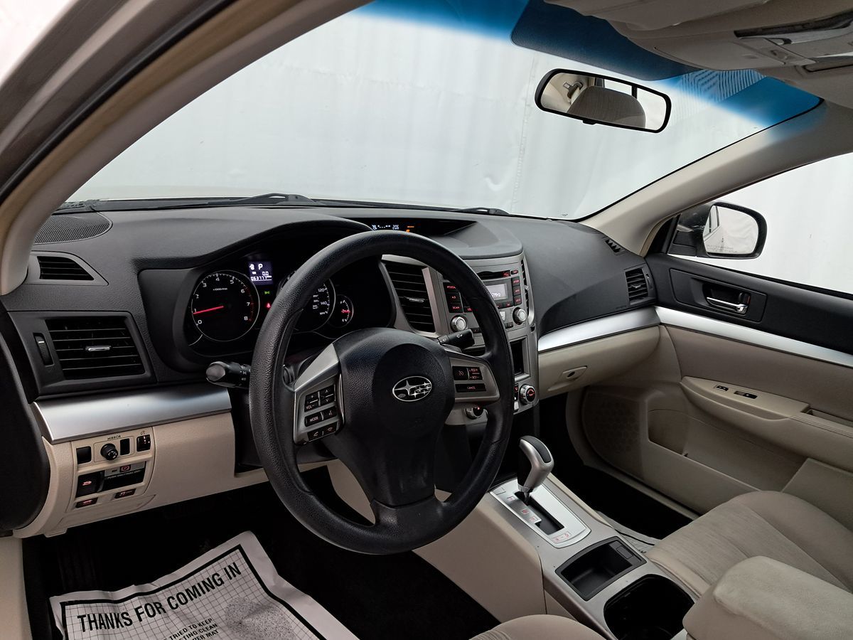 2014 Subaru Legacy 2.5i Premium photo 4